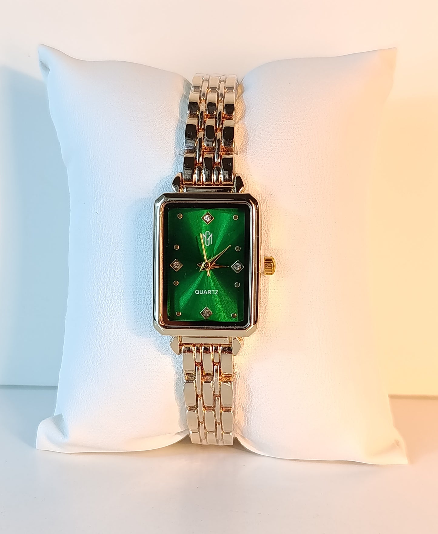 MONTRE QUARTZ TABLEUA VERT