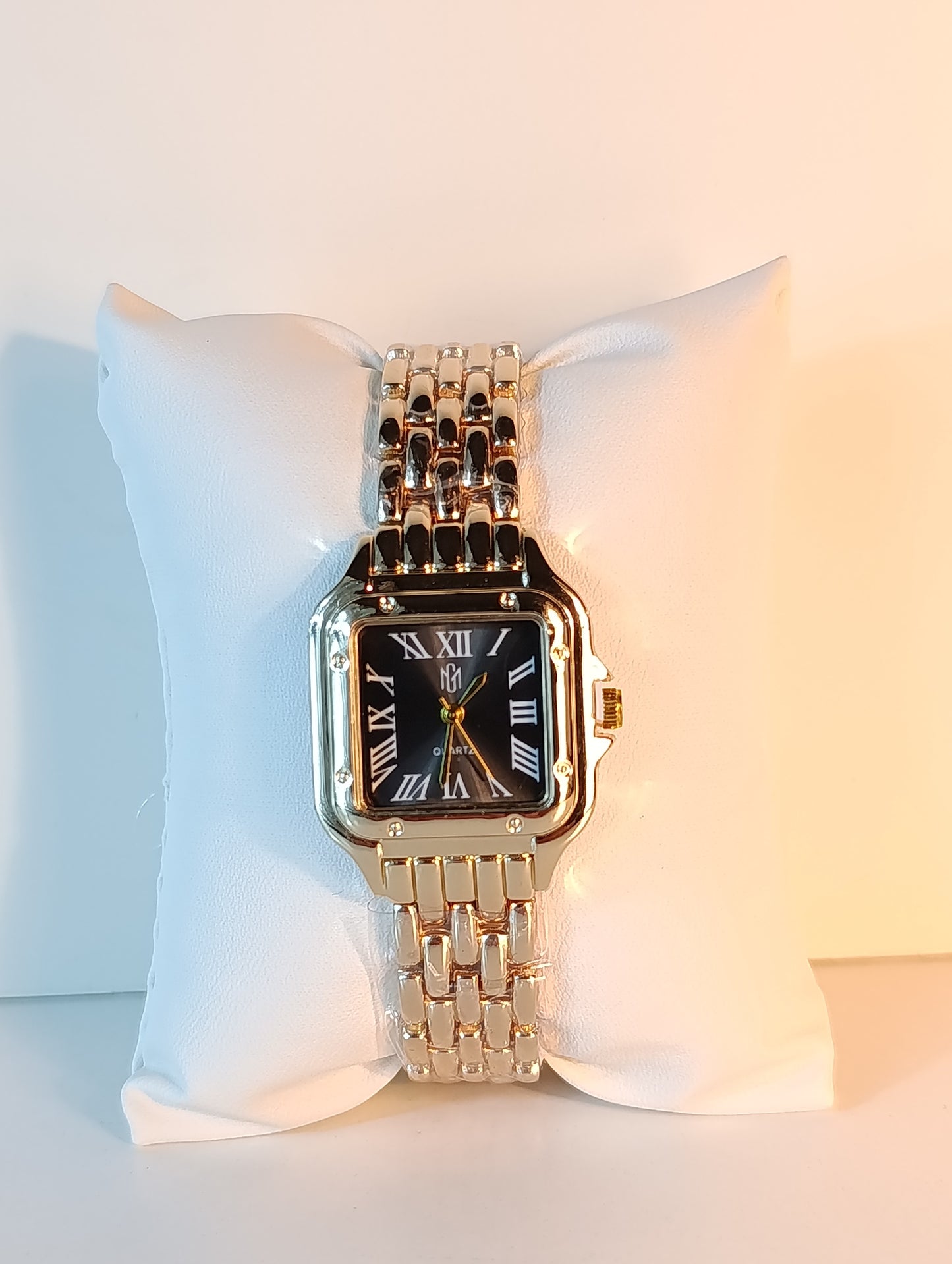 MONTRE NOIR STYLE STYLE CARTIER